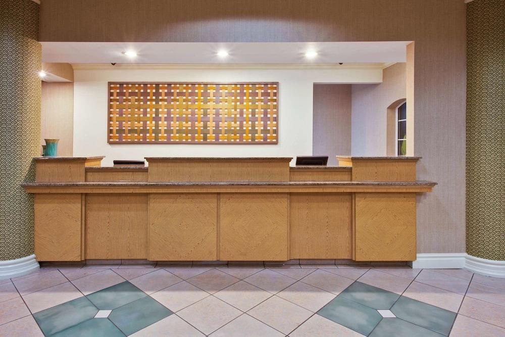 La Quinta By Wyndham Usf Hotel Tampa Exterior photo