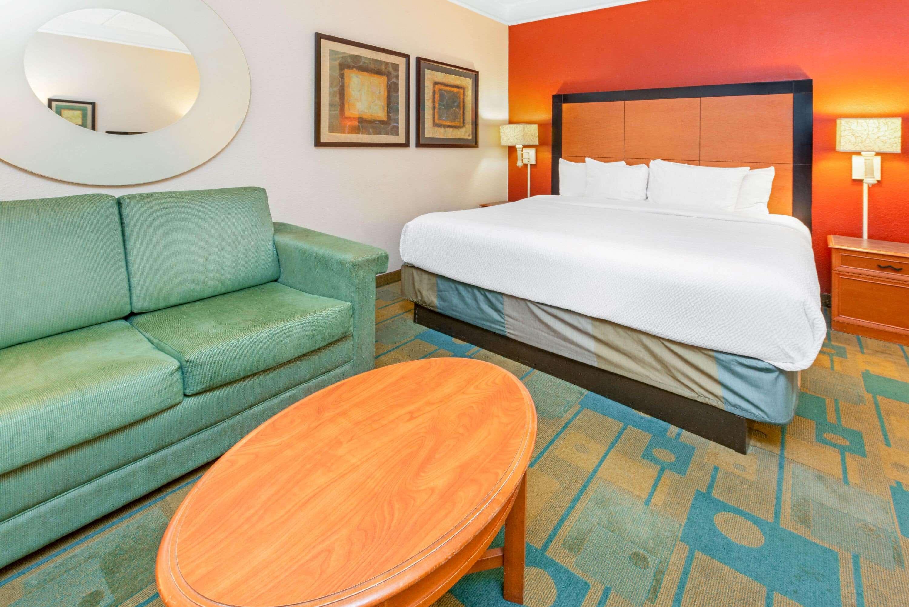 La Quinta By Wyndham Usf Hotel Tampa Exterior photo