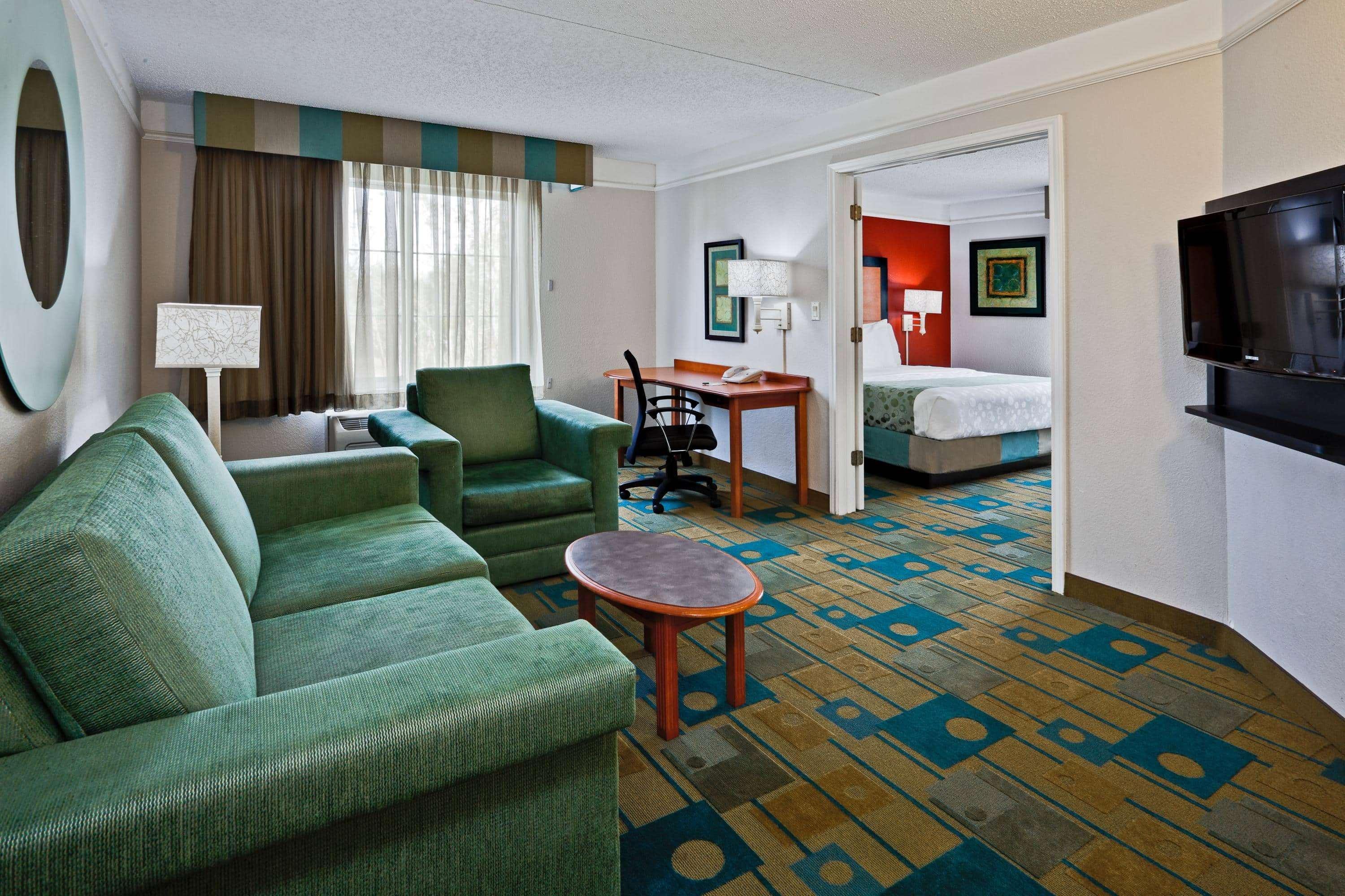 La Quinta By Wyndham Usf Hotel Tampa Exterior photo