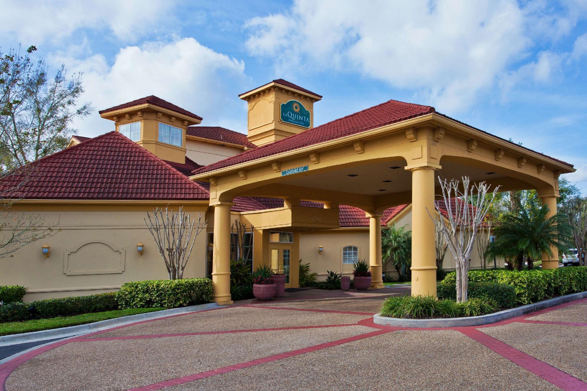 La Quinta By Wyndham Usf Hotel Tampa Exterior photo