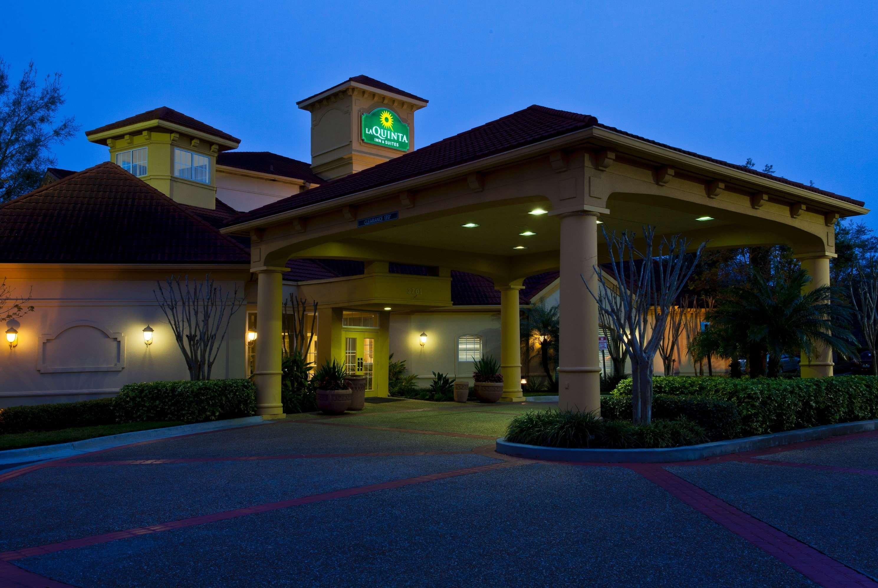 La Quinta By Wyndham Usf Hotel Tampa Exterior photo